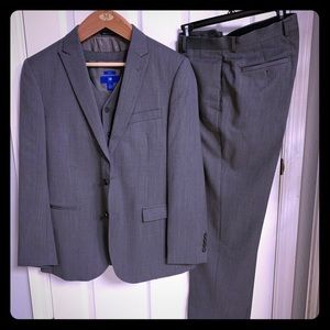 Men’s 3 piece grey suit